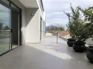 2 Bed Apartment in Bloubergrant