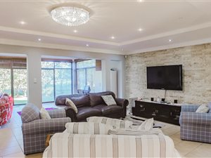 4 Bed Townhouse in Uvongo