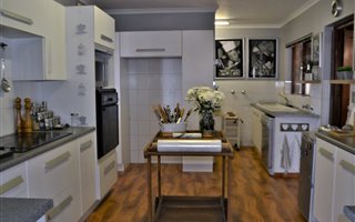 4 Bedroom House in Loevenstein