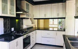 3 Bedroom Simplex in Sherwood