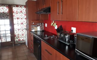 1 Bedroom Garden Cottage in Edleen