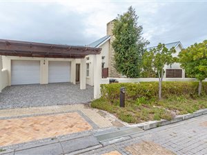 4 Bedroom House in Schonenberg Estate