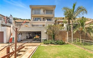 6 Bedroom House in Kungwini Country Estate