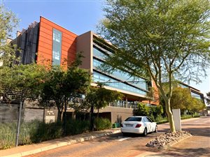 800 m² Commercial space in Ashlea Gardens