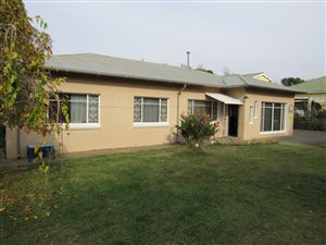 3 Bed House in Dan Pienaar