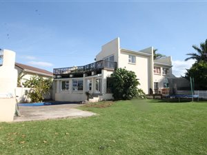 5 Bed House in Sunrise on Sea