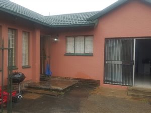 3 Bed House in Dan Pienaarville