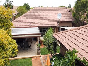 2 Bed Townhouse in Pierre van Ryneveld