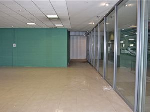 291 m² Retail Space in Magaliessig