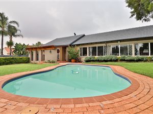 4 Bed House in Die Wilgers