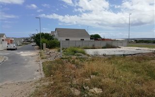 240 m² Land available in New Macassar Village