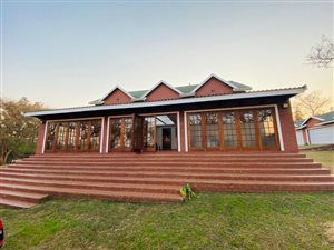 6 Bed House in Albert Falls