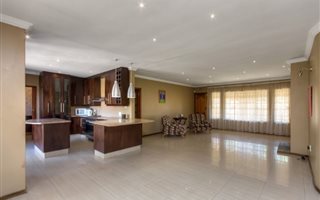 3 Bedroom House in Weltevreden Park