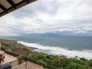 6 Bed House in Sheffield Beach