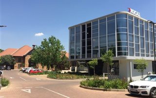 875 m² Office Space in Craighall