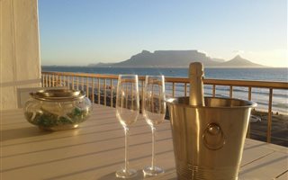 3 Bedroom Apartment in Bloubergstrand