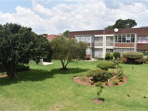 3 Bed Apartment in Westdene