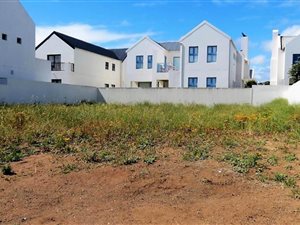 400 m² Land available in Blue Lagoon