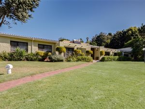 7 Bed House in Malabar