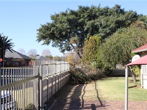 4 Bed House in Selection Park