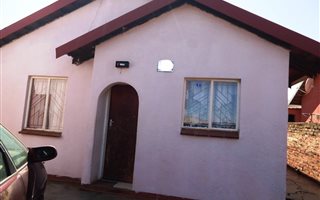 2 Bedroom House in Nellmapius