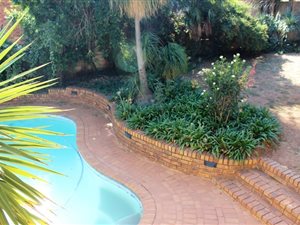 5 Bed House in Rietvalleipark