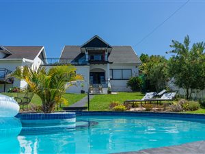 7 Bed House in Old Place