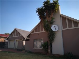 4 Bedroom House in Glenanda