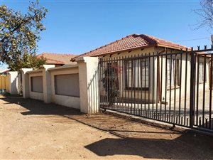 3 Bed House in Nellmapius