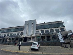 90 m² Commercial space in Kramerville