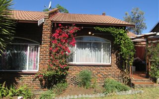 2 Bedroom Simplex in Buccleuch