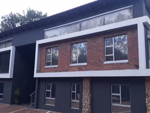 677 m² Commercial space in Parktown North