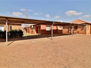 3 Bed House in Protea Glen