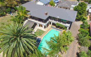 5 Bedroom House in Malmesbury