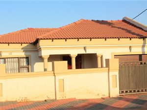 2 Bed House in Tshepisong