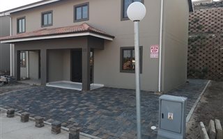 3 Bedroom Duplex in Northcroft