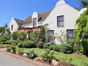 3 Bedroom House in Dormehlsdrift