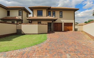 3 Bedroom House in Comet