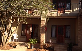 1 Bedroom Townhouse in Lyttelton Manor