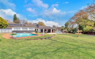 4 Bedroom House in Beverley Gardens