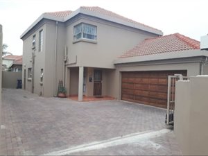 3 Bed House in Rietvalleirand