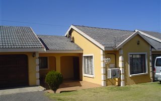 3 Bedroom House in Rooihuiskraal