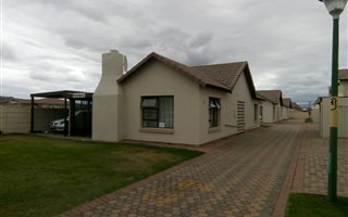 2 Bedroom Townhouse in Diaz Beach