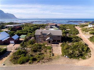 3 Bed House in Bettys Bay