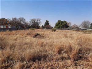 1000 m² Land available in Kookrus