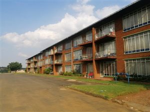 2 Bed Flat in Cruywagenpark