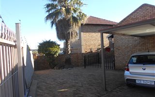 1 Bedroom Flat in Country View