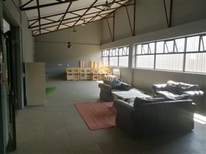 450 m² Commercial space in Springfield