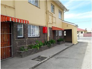 3 Bed Apartment in Swartkops