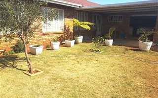 3 Bedroom Simplex in Helikon Park
